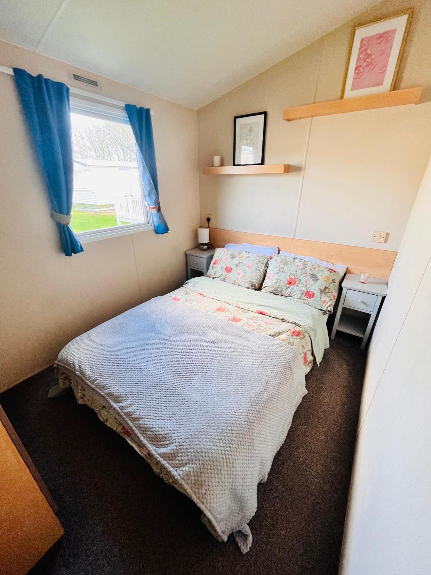 Lola'S Caravan. Your Home Away From Home. Parkeston Eksteriør billede