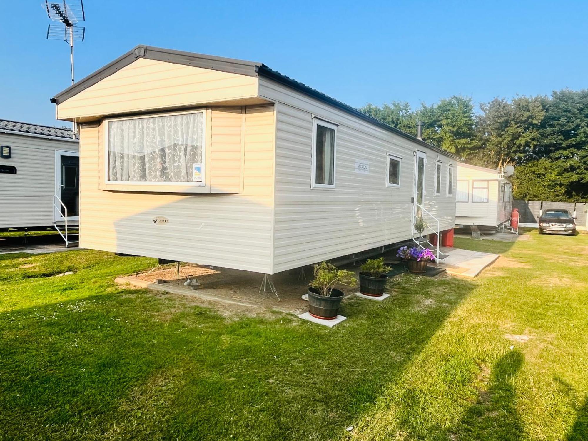 Lola'S Caravan. Your Home Away From Home. Parkeston Eksteriør billede